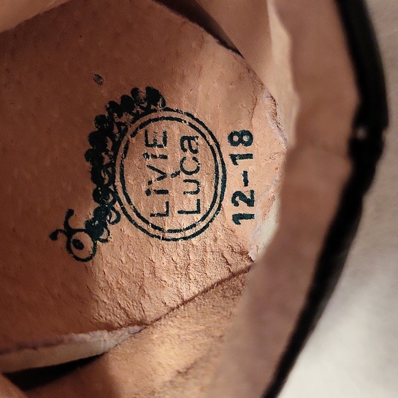 Livie & Luca black leather velcro closure baby shoes - Picture 2 of 7